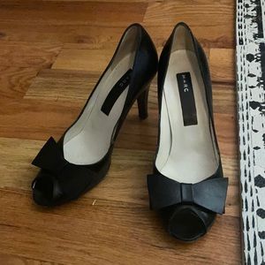 Holiday party heels - Marc Jacobs bow peep toe black heels size 8